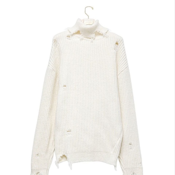Ripped White knitted turtleneck sweater - Picture 15 of 15